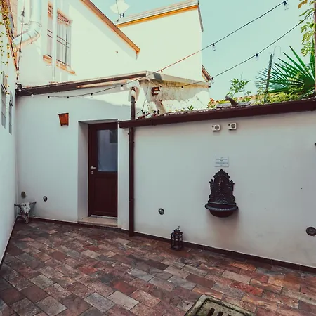 Domus Due رافيننا